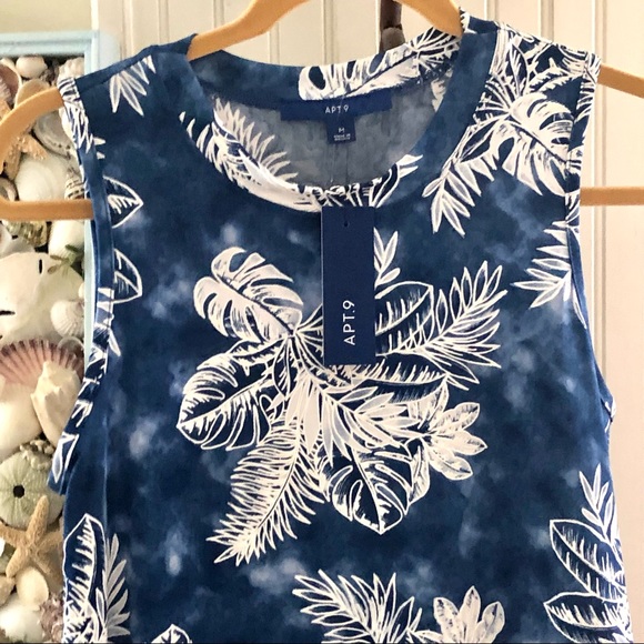 🌴NWT Hawaiian Tropical Blue White Sleeveless Top - Picture 2 of 5